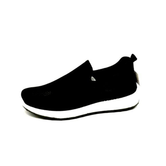 La Sheelah Womens Labor-1 Slip On Sneakers Black Mesh White Soles Comfort 9 NEW - Picture 1 of 10